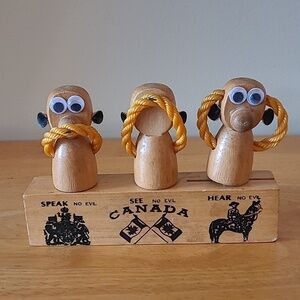 VINTAGE 1970s Canada Souvenir Barware Set, 'Speak, Hear, See No Evil Monkeys'